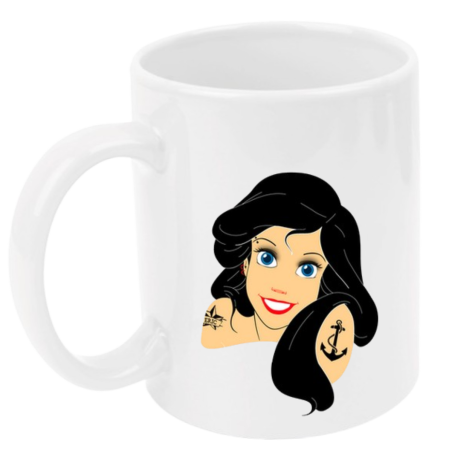 Tazza: ariel mora con piercing e tatuaggi